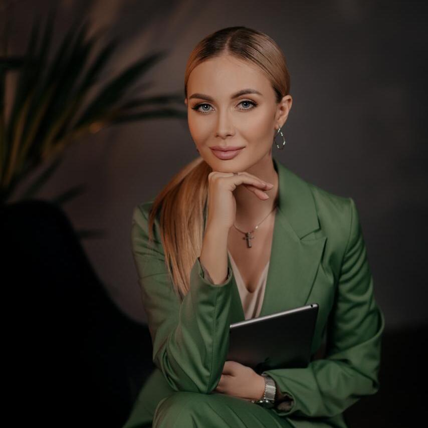 Алиса Сурикова